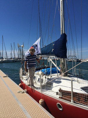 Jean Jacques Lasarte à bord de son Outremer 33 en strongall